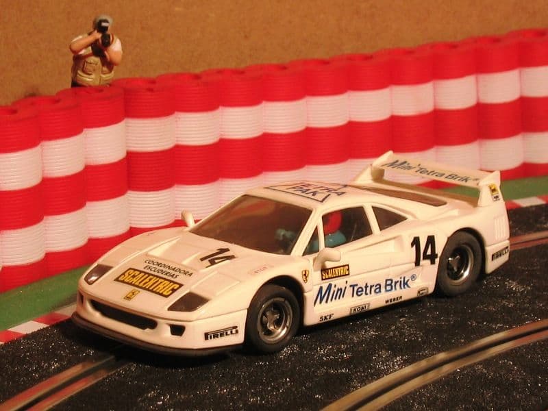 Ferrari F-40 Tetra-Pack