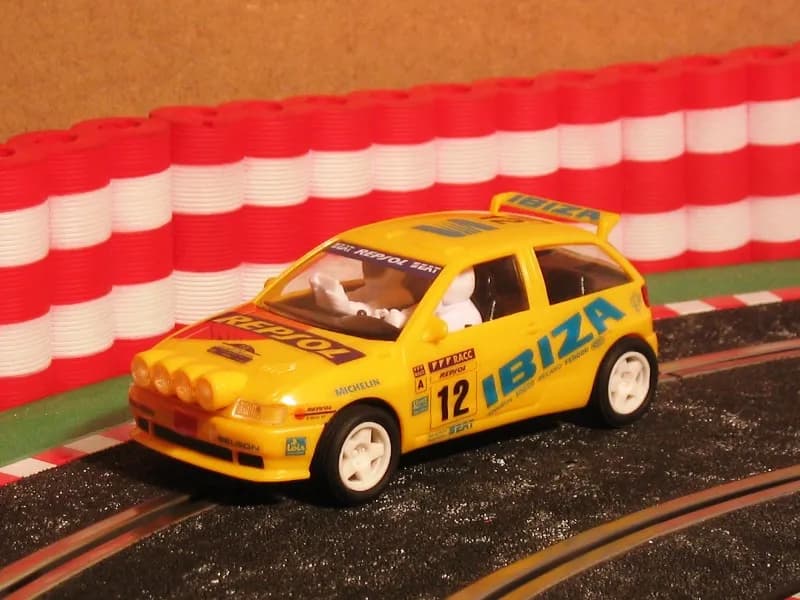 SEAT Ibiza Con Faros