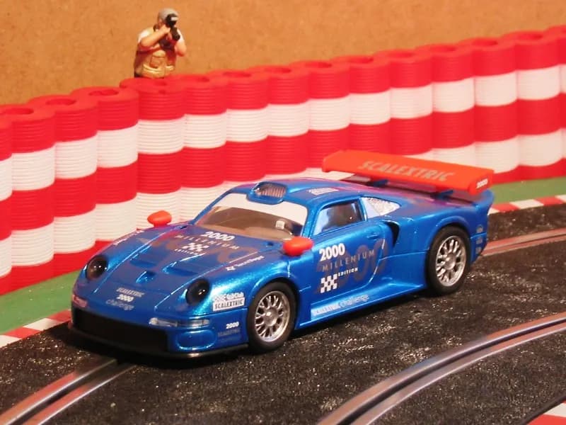 Porsche 911 GT1 Club 2000