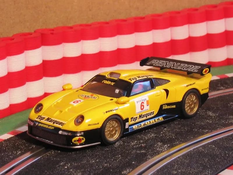 Porsche 911 GT1 Pennzoil