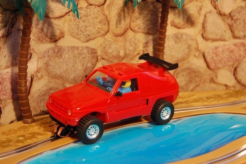 Mitsubishi Pajero Vintage (Rojo sin adhesivos)