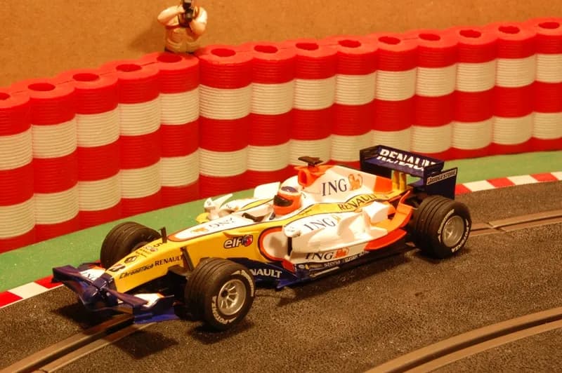 Renault F1 Fernando Alonso 2008 (igual que 6332)